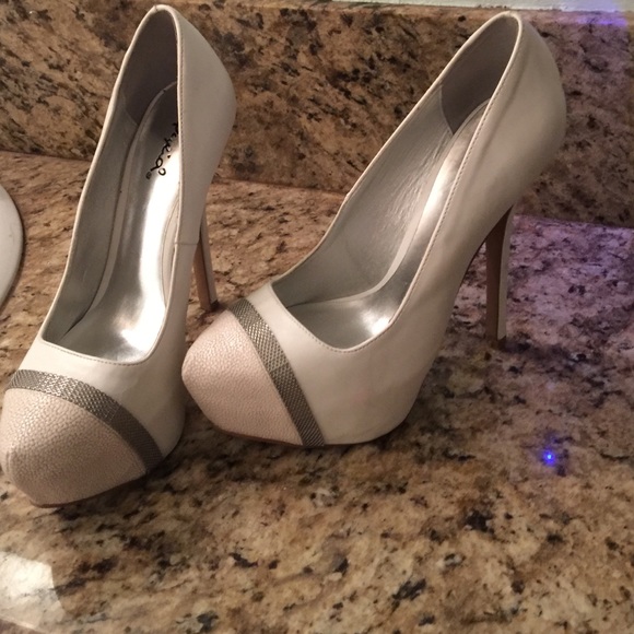 Platforms - Picture 2 of 4