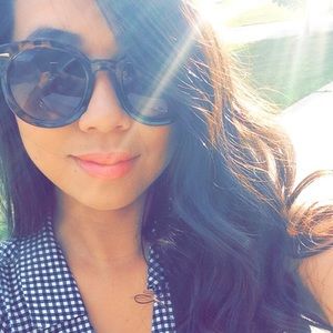 Meet your Posher, Elizabeth