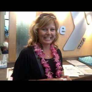 Meet your Posher, Holly