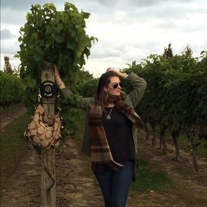 Meet your Posher, Jessica