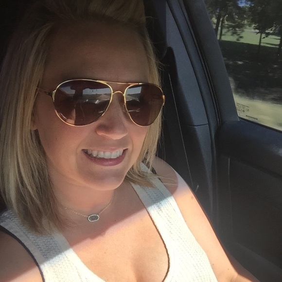 Meet your Posher, Brittney - Picture 1 of 1