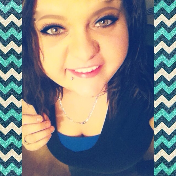 Meet your Posher, Alyssa