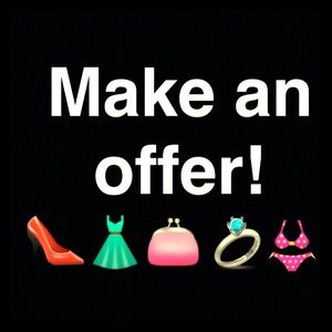 Make an offer on anything in my closet!🎉
