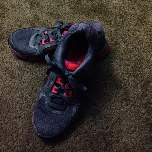 Woman's Nike athletic shoes size 9