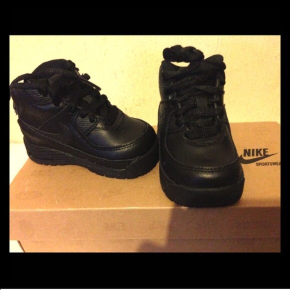 Nike Toddler Sneaker Black - Picture 1 of 2