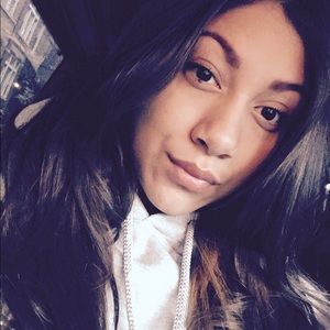 Meet your Posher, April