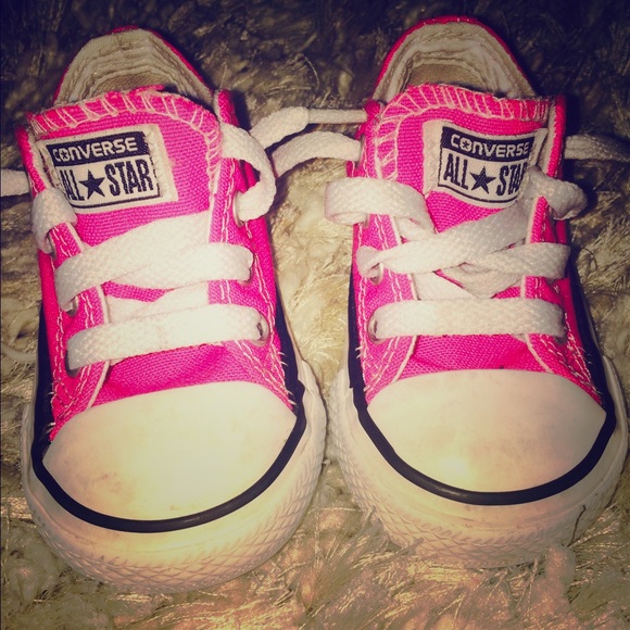Pink toddler converse chuck Taylor shoes
