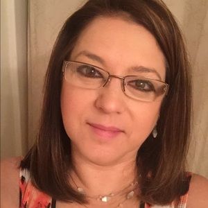 Meet your Posher, Deborah