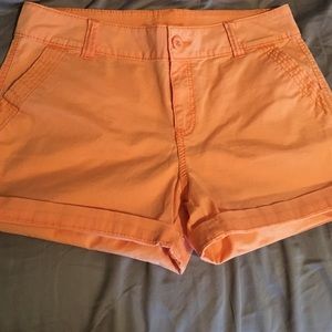 Woman's Bermuda shorts