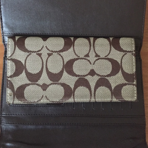 Authentic Coach checkbook - Picture 4 of 4