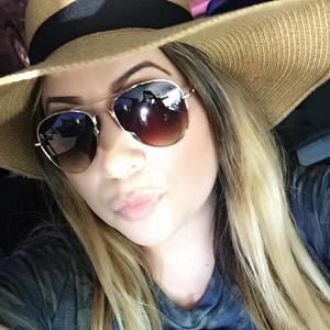 Meet your Posher, Cynthia