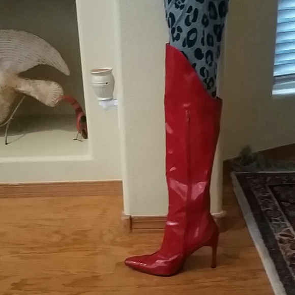 Boots - Picture 3 of 4