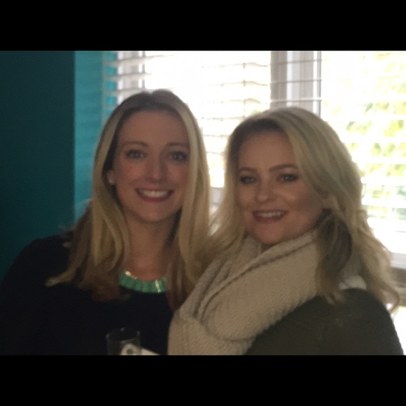 Meet your Posher, Aileen - Picture 1 of 1