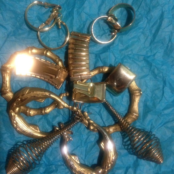 Lot of 7 Gold Tone 1980s Hoop Earrings