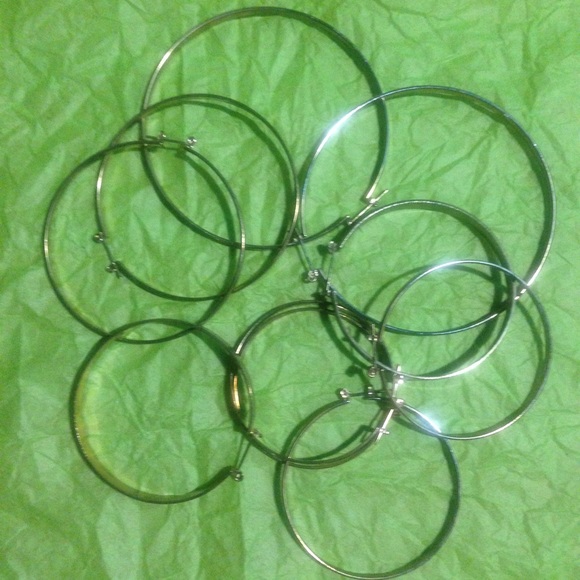 Lot of 5 Gold Tone Hoop Earrings Various Diameters