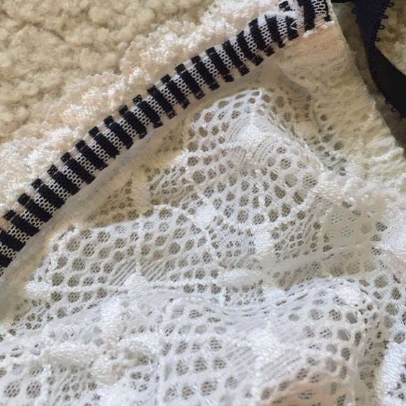 Cute bralette - Picture 3 of 3