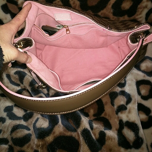 SOLD - Picture 2 of 4