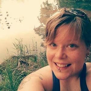 Meet your Posher, Crystal