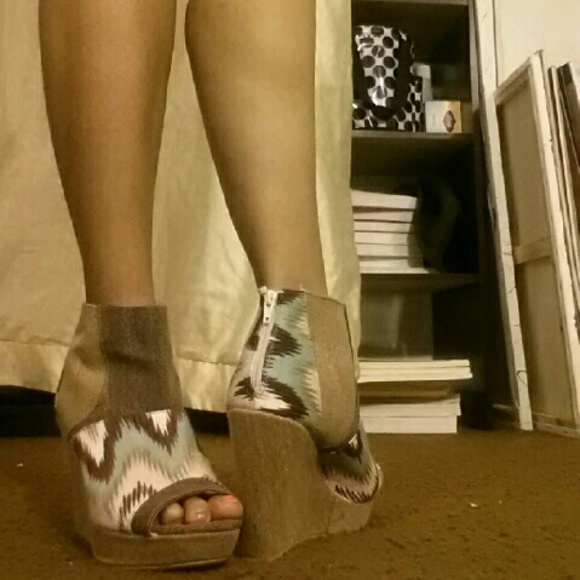 Wedge - Picture 2 of 4