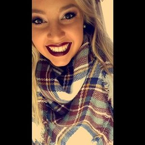 Meet your Posher, Kendra