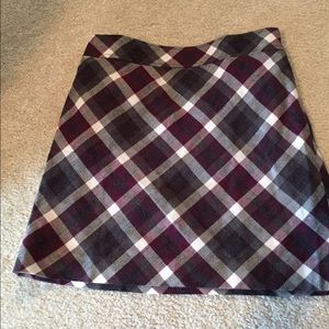 LOFT skirt size 4. This skirt is lined