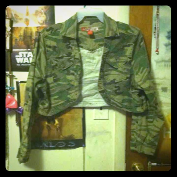 Plus size camo bolo
