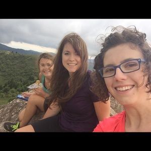 Meet your Posher, Laura