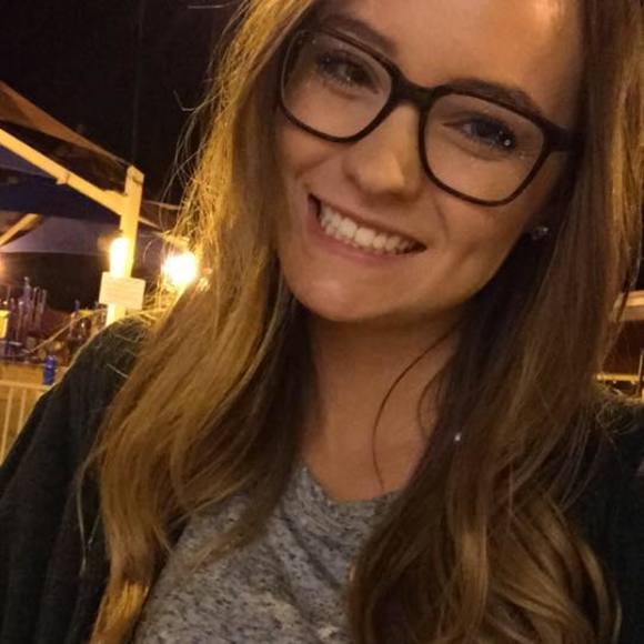 Meet your Posher, Hayley