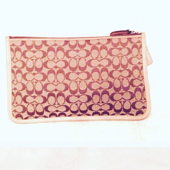 🚫SOLD🚫Coach Clutch Wallet - Picture 2 of 4
