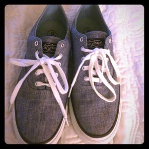 Sperry Tennis Shoe