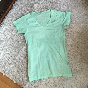 Run: Swiftly Tech SS V-neck