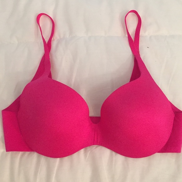 VICTORIAS SECRET NEVER WORN Bra