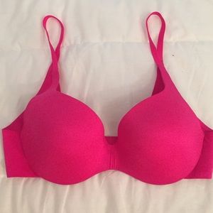 VICTORIAS SECRET NEVER WORN Bra