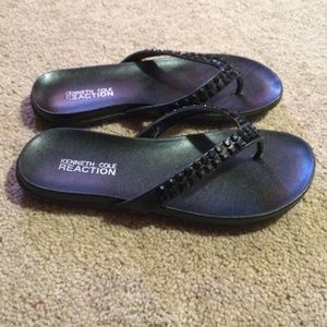 Kenneth Cole reaction cushioned sandals 7.5 in box