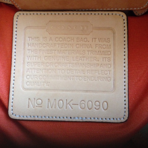 Coach Signature Bag - Picture 5 of 7