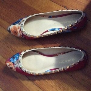 Wild Diva Lounge. Size 6