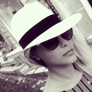 Meet your Posher, Raffaella