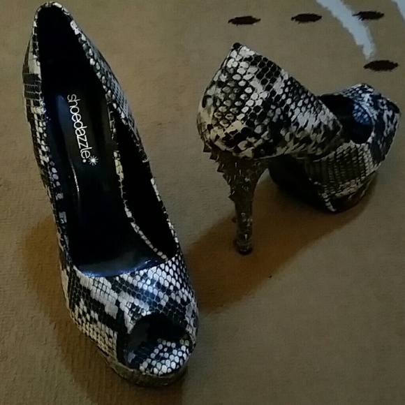 Snakskin print platform open toe heels