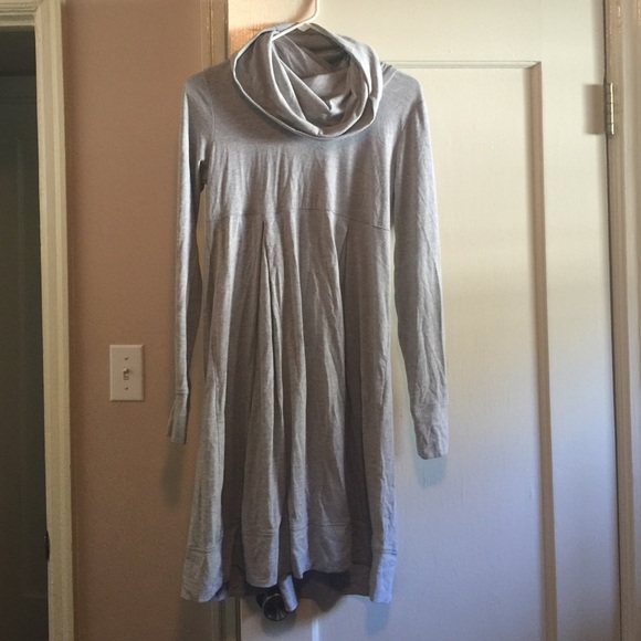 Long sleeve maternity grey dress!