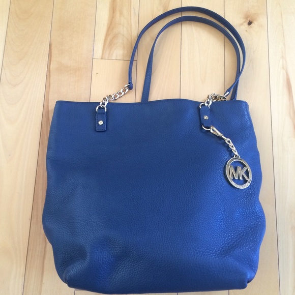SOLD Michael Kors Jet Set Chain Tote