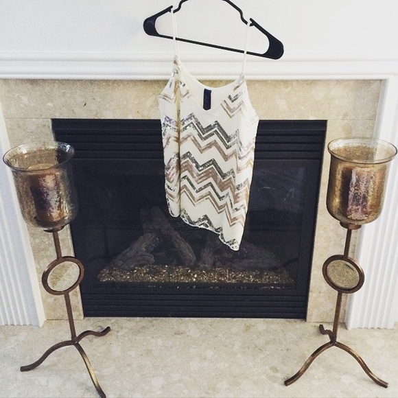 Sequin tank