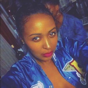 Meet your Posher, Laina