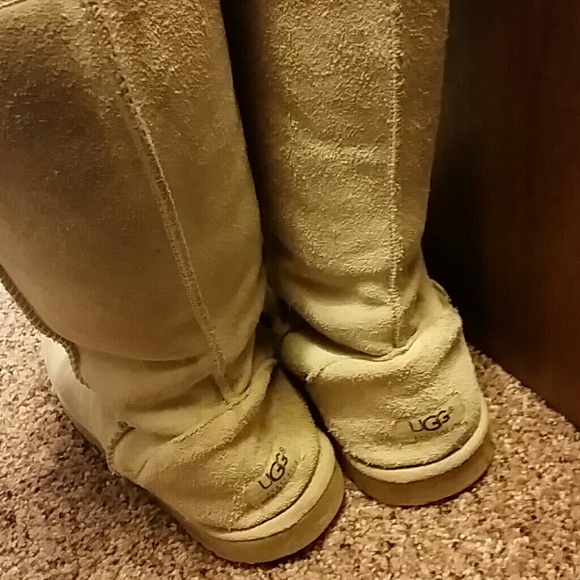 UGGS