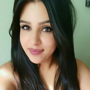 Meet your Posher, Monica