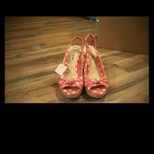 NWT polka-dot wedges