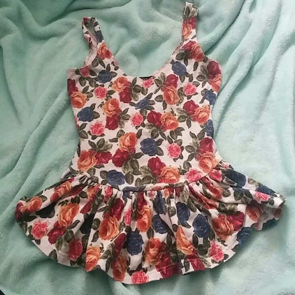 Rose peplum tank Size S