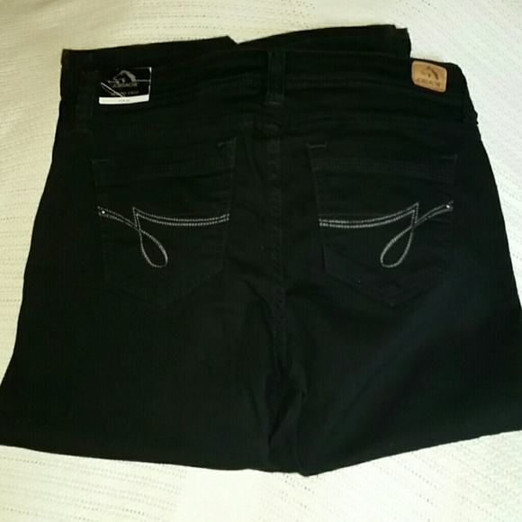 ❌❌SOLD❌❌Skinny Crops - Picture 2 of 2