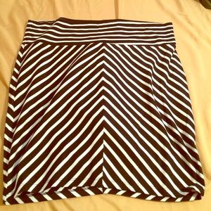 Black and white striped pencil skirt