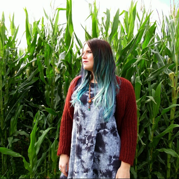 Meet your Posher! - Picture 3 of 4