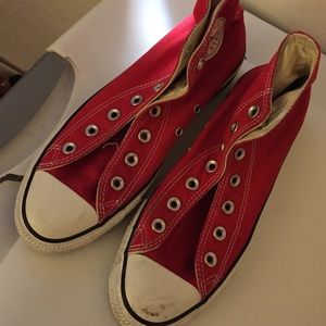 Red hightop Converse All-Stars💔💔💔💔